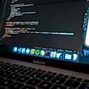 Web tasarımı öğrenmek için adım adım rehberimiz! Profesyonel görünümlü siteler nasıl tasarlanır? İşte temel bilgiler ve ipuçları.